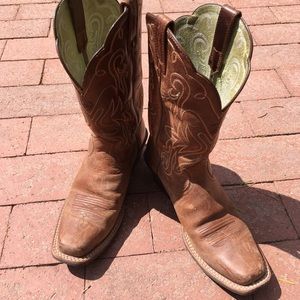 Ariat boots size 7B